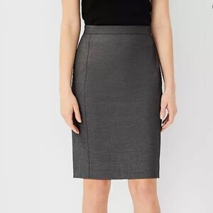 Loft Seamed Pencil Skirt Tailored Above the Knee Size 6